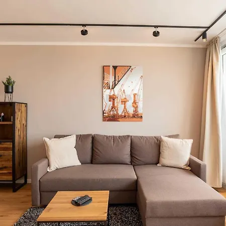 Dock 13 Apartment