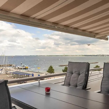 Apartment Dock 13