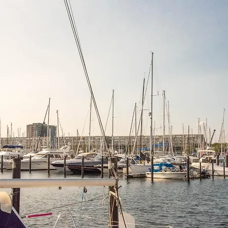 Apartment Dock 13